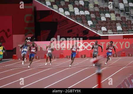 Andre DE GRASSE (CAN) Medaglia d'Oro, BEDNAREK Kenneth (USA) Medaglia d'Argento, LYLES Noah (USA) Medaglia di bronzo durante i Giochi Olimpici Tokyo 2020, finale di atletica maschile 200m il 4 agosto 2021 allo Stadio Olimpico di Tokyo, Giappone - Foto Yuya Nagase / Foto Kishimoto / DPPI Foto Stock