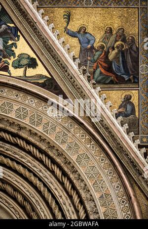 Particolare della chiesa di Orvieto Foto Stock