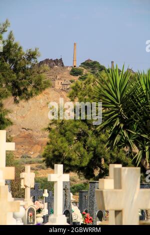 Vecchio e solitario cimitero nel villaggio di la Union, provincia di Cartagena, comunità di Murcia in una giornata di sole Foto Stock