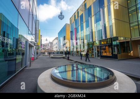 Voie du Chariot Shopping Street nel quartiere le Flon - Losanna, Svizzera Foto Stock