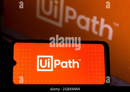 Brasile. 05 agosto 2021. In questa illustrazione fotografica viene visualizzato il logo UiPath sullo smartphone. (Foto di Rafael Henrique/SOPA Images/Sipa USA) Credit: Sipa USA/Alamy Live News Foto Stock