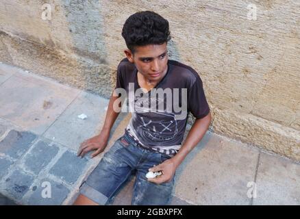 Beirut, Libano. 04 agosto 2021. Scontri tra manifestanti e soldati al Parlamento libanese a Beirut, Libano, il 4 agosto 2021. (ELISA Gestri/Sipa USA) Credit: Sipa USA/Alamy Live News Foto Stock