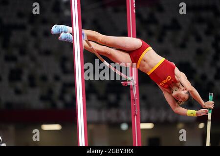 Tokyo, Giappone. 5 agosto 2021: Huiqin Xu (CHN) nella volta delle pole delle donne durante i Giochi Olimpici di Tokyo 2020 il 5 agosto 2021, allo Stadio Nazionale di Tokyo, Giappone. Credit: SCS/Soenar Chamid/AFLO/Alamy Live News Foto Stock