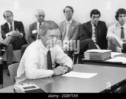 Austin Texas USA, circa 1993: Responsabile del grande magazzino che attesta prima del panel legislativo statale sull'abuso di droga sul posto di lavoro. ©Bob Daemmrich Foto Stock