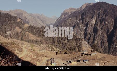 bella valle zemithang, villaggio remoto situato nel distretto di tawang arunachal pradesh, india nord-orientale Foto Stock