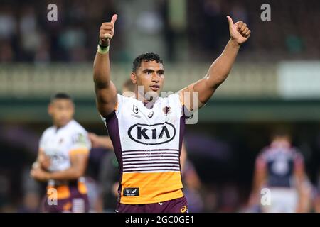 SYDNEY, AUSTRALIA - MAGGIO 22: Tevita Pangai Jnr dei Broncos ringrazia i tifosi durante il round undici NRL match tra i Sydney Rooster e Brisbane Broncos al Sydney Cricket Ground il 22 maggio 2021 a Sydney, Australia. Credit: Pete Dovgan/Speed Media/Alamy Live News Foto Stock