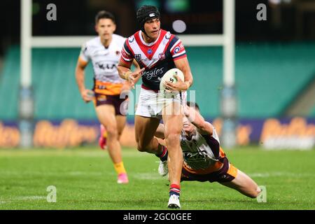 SYDNEY, AUSTRALIA - MAGGIO 22: Joseph Suaalii dei Rooster attacca durante il round undici NRL match tra i Sydney Rooster e Brisbane Broncos al Sydney Cricket Ground il 22 maggio 2021 a Sydney, Australia. Credit: Pete Dovgan/Speed Media/Alamy Live News Foto Stock