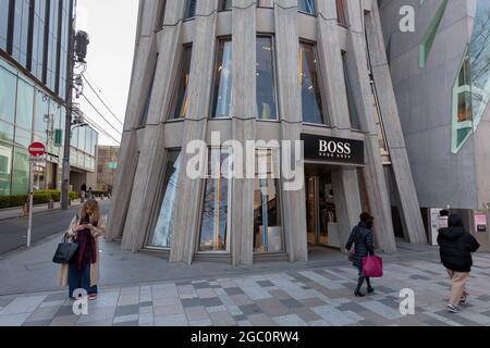 Tokyo, Giappone. 17 Marzo 2019. L'insolita architettura del negozio Hugo Boss di Omotesando. (Credit Image: © Damon Coulter/SOPA Images via ZUMA Press Wire) Foto Stock
