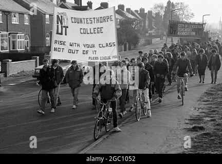 National Union of Teachers Strikers & Students from Countesthorpe College, Leicestershire novembre 1985 Foto Stock