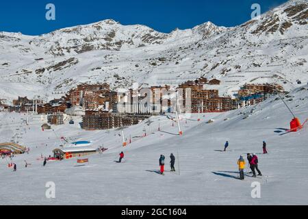 FRANCIA, SAVOIA (73), SAINT-MARTIN-DE-BELLEVILLE, STAZIONE SCIISTICA VAL THORENS Foto Stock