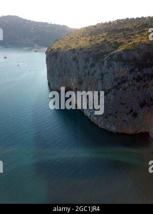 Italia, Campania, provincia di Salerno, Parco del Cilento, Palinuro : Seacoast con le sue meravigliose acque cristalline e grotte Foto © Lorenzo FiO Foto Stock