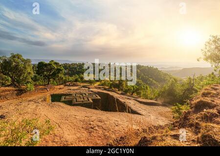 Tramonto serale alla Chiesa di San Giorgio a Lalibela, Etiopia Foto Stock