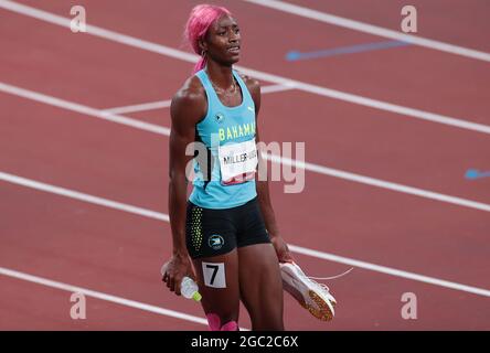 Tokyo, Giappone. 6 agosto 2021. Shaunae Miller-Uibo di Bahamas reagisce dopo aver vinto la finale femminile di 400m ai Giochi Olimpici di Tokyo 2020, a Tokyo, Giappone, il 6 agosto 2021. Credit: Li Gang/Xinhua/Alamy Live News Foto Stock