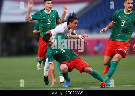 (Da L a R) Johan Vasquez, Jesus Angulo (MEX), Daichi Hayashi (JPN), 6 AGOSTO 2021 - Calcio/Calcio : 3° posto Match maschile tra Messico 3-1 Giappone durante i Giochi Olimpici di Tokyo 2020 al Saitama Stadium di Saitama, Giappone. (Foto di Naoki Morita/AFLO SPORT) Foto Stock