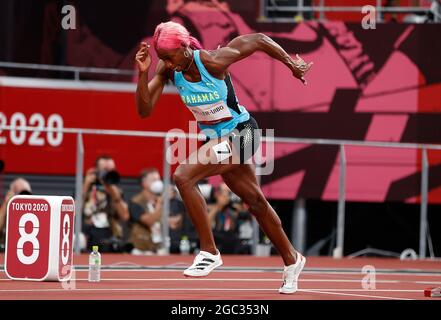 Tokyo, Giappone. 6 agosto 2021. Shaunae Miller-Uibo di Bahamas compete durante la finale femminile di 400m ai Giochi Olimpici di Tokyo 2020, a Tokyo, Giappone, il 6 agosto 2021. Credit: Wang Lili/Xinhua/Alamy Live News Foto Stock