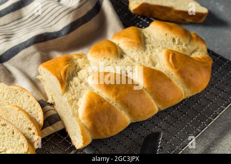 Pane svizzero Zopf fatto in casa pronto a mangiare Foto Stock