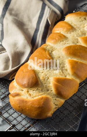 Pane svizzero Zopf fatto in casa pronto a mangiare Foto Stock