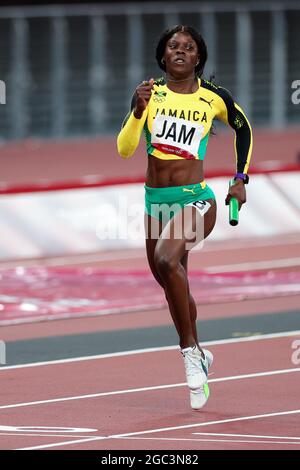 Tokyo, Giappone, 6 agosto 2021. Elaine Thompson-Herah del Team Giamaica in azione durante la finale di 4 x 100m Relay femminile il giorno 14 dei Giochi Olimpici di Tokyo 2020. Credit: Pete Dovgan/Speed Media/Alamy Live News Foto Stock