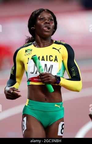 Tokyo, Giappone, 6 agosto 2021. Elaine Thompson-Herah del Team Giamaica in azione durante la finale di 4 x 100m Relay femminile il giorno 14 dei Giochi Olimpici di Tokyo 2020. Credit: Pete Dovgan/Speed Media/Alamy Live News Foto Stock
