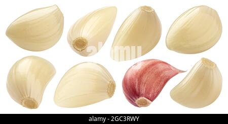 Spicchi d'aglio sbucciati isolati su sfondo bianco Foto Stock