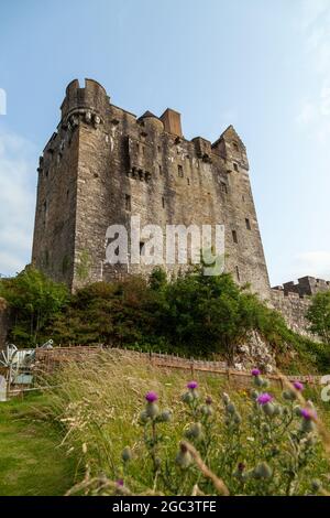 Castello di Eilean Donan vicino a Dornie Scozia Foto Stock