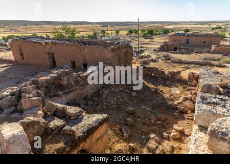 Le rovine della storica città di Shuayip, conosciuta come Ozkent Village, che si dice il profeta Shuayb di aver vissuto in questa città e che prende il nome dalla città Foto Stock