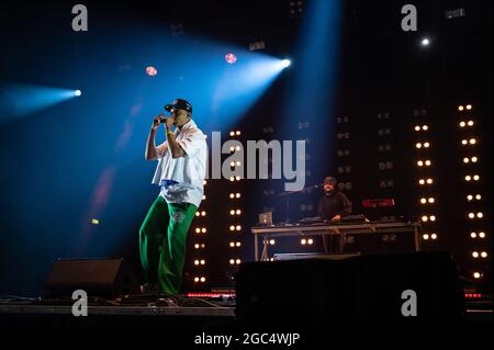 Wilderness Festival, Oxfordshire, Regno Unito. 6 agosto 2021. Loyle Carner suona il Wilderness Festival venerdì sera, mentre l'evento inizia nel suo 10 ° anno. E 'stato rinviato nel 2020 a causa di Covid, ma è stato in grado di Passi pure nel 2021 con rigorosi test in atto. Credit: Andrew Walmsley/Alamy Live News Foto Stock