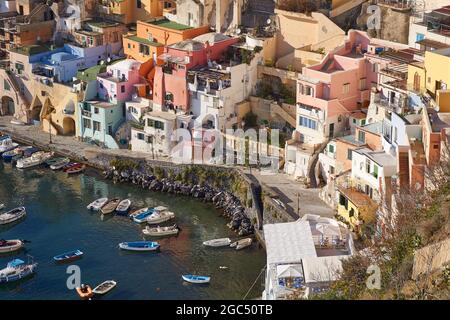Marina Corricella - Isola di Procida, Golfo di Napoli, Italia Foto Stock