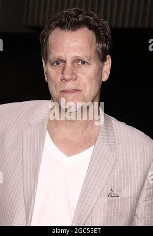 NEW YORK, NY- APRILE 11: Al Corley partecipa ad una performance di Next to Normal, tenutasi al Teatro Stoth, il 11 Aprile 2010, a New York City. Credito: Joseph Marzullo/MediaPunch Foto Stock