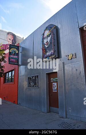 Lili Lakich Neon Art Studio. Il quartiere delle Arti. Centro di Los Angeles, California, Stati Uniti Foto Stock