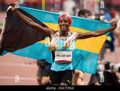 Tokyo, Kanto, Giappone. 6 agosto 2021. Shaunae Miller-Uibo (BAH) vince una medaglia d'oro e stabilisce un record olimpico nei 400 metri delle Donne durante le Olimpiadi di Tokyo 2020 allo Stadio Olimpico di Tokyo venerdì 6 agosto 2021 a Tokyo. (Credit Image: © Paul Kitagaki Jr./ZUMA Press Wire) Foto Stock