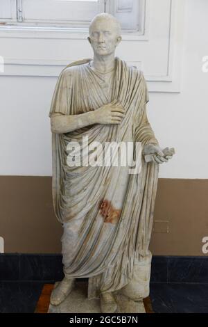 Statua di Marcus Nonius Balbus che porta il toga di Ercolano, Museo Archeologico Nazionale di Napoli. Foto Stock