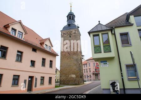28 luglio 2021, Sassonia-Anhalt, Köthen (Anhalt): La Torre di Magdeburgo nel centro della città. Foto: Klaus-Dietmar Gabbert/dpa-Zentralbild/dpa Foto Stock