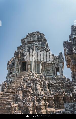 Antico panorama delle rovine di Angkor Wat. Tempio Mebon orientale. Siem Reap, Cambogia Foto Stock