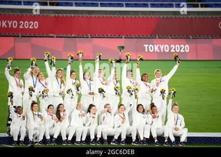 Tokyo, Giappone. 06 agosto 2021. Medaglia di bronzo del Team degli Stati Uniti durante i Giochi Olimpici di Tokyo 2020, cerimonia finale della medaglia delle donne di calcio il 6 agosto 2021 allo Stadio Internazionale Yokohama di Yokohama, Giappone - Foto Kishimoto / DPPI Credit: Agenzia fotografica indipendente/Alamy Live News Foto Stock