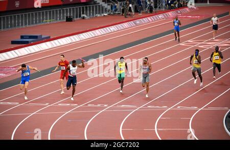 Finale, azione, TORTU Filippo (ITA) sinistra, vincitore, vincitore, campione olimpico, 1° posto, Medaglia d'oro, medaglia d'oro, campione olimpico, medaglia d'oro Nataneel MITCHELL-BLAKE (GBR), 3° da sinistra a destra, 2° posto, medaglia d'argento, medaglia d'argento, medaglia d'argento, Medaglia d'argento, Andre de GRASSE (CAN), 5° posto da sinistra a destra, 3° posto, medaglia di bronzo, medaglia di bronzo, medaglia di bronzo, medaglia di bronzo, Lucas ANSAH-PEPRAH (GER), atletica, relè finale 4x 100m di uomini, 4 x 100m Relay Final da uomo, il 6 agosto 2021 Olimpiadi estive 2020, dal 23 luglio. - 08.08.2021 a Tokyo/Giappone. Foto Stock