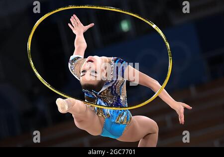 Tokyo, Giappone. 7 agosto 2021. Dina Averina della ROC compete durante la finale individuale di ginnastica ritmica a Tokyo 2020, 7 agosto 2021. Credit: Cheng min/Xinhua/Alamy Live News Foto Stock