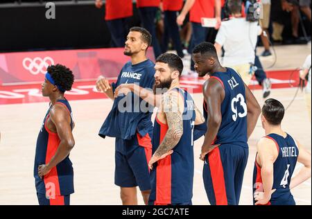 Tokyo, Giappone. 07 agosto 2021. Team fra, deluso, deluso, delusione, delusione, Da sinistra a destra NTILIKINA Frank, (non identificato), POIRIER Vincent, FALL Moustapha, HEURTEL Thomas, Francia (fra) - Stati Uniti d'America (USA) 82:87, basket, final der Maenner, finale maschile di basket, su 07.08.2021 Olimpiadi estive 2020, dal 23.07. - 08.08.2021 a Tokyo/Giappone. Credit: dpa/Alamy Live News Foto Stock