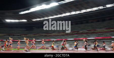Tokyo, Giappone. 7 agosto 2021. Gli atleti gareggiano durante la finale femminile di 10000m ai Giochi Olimpici di Tokyo 2020, a Tokyo, Giappone, 7 agosto 2021. Credit: Jia Yuchen/Xinhua/Alamy Live News Foto Stock