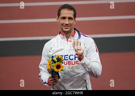 Tokyo, Giappone. 07 agosto 2021. Medaglia di bronzo Vitezslav Vesely, della Repubblica Ceca, durante la cerimonia della medaglia per il lancio di giavellotto maschile alle Olimpiadi estive del 2020, sabato 7 agosto 2021, a Tokyo. Credit: Ondrej Deml/CTK Photo/Alamy Live News Foto Stock