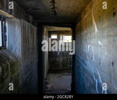 Corridoio nel Battery Command Post di Fort McNabs Foto Stock