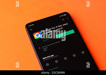 Assam, India - 6 agosto 2021 : il logo di Google go sull'immagine di riserva dello schermo del telefono. Foto Stock