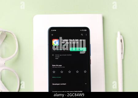 Assam, India - 6 agosto 2021 : il logo di Google go sull'immagine di riserva dello schermo del telefono. Foto Stock