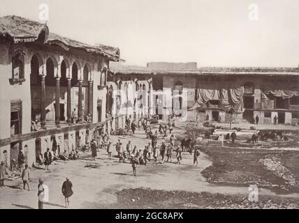 Vista interna del palazzo di Shauh Shujah ool Moolk; Bala Hissar, città vecchia di Kabul, Afghanistan, 1881, ottimizzato digitalmente Foto Stock