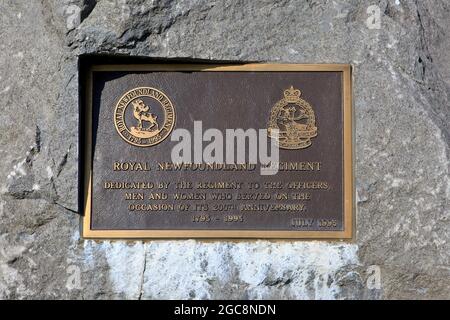 Lapide commemorativa per il reggimento reale di Terranova al memoriale di Beaumont-Hamel Terranova della prima guerra mondiale a Beaumont-Hamel (Somme), Francia Foto Stock