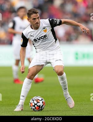 LONDRA, REGNO UNITO. 7 AGOSTO: Manu Vallejo di Valencia in azione durante la partita pre-stagione amichevole tra Brentford e Valencia CF al Brentford Community Stadium di Brentford sabato 7 agosto 2021. (Credit: Juan Gasparini | MI News) Credit: MI News & Sport /Alamy Live News Foto Stock