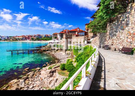 Sozopol, Bulgaria. Antiche mura di Apollonia e Mar Nero mare, Burgas. Foto Stock