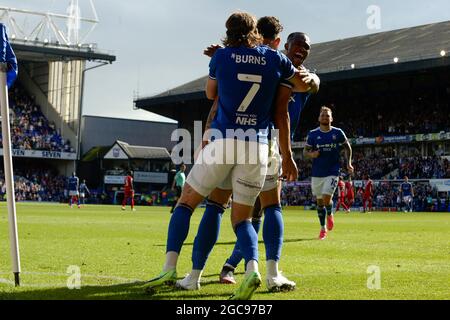 Ipswich Macauley Bonne festeggia con wes Burns durante la partita Sky Bet League 1 tra Ipswich Town e Morecambe a Portman Road, Ipswich, sabato 7 agosto 2021. (Credit: Ben Pooley | MI News) Credit: MI News & Sport /Alamy Live News Foto Stock