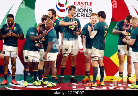 Eben Etzebeth del Sud Africa festeggia dopo il fischio finale durante la Castle Lager Lions Series, terza partita di test al Cape Town Stadium, Città del Capo, Sud Africa. Data immagine: Sabato 8 agosto 2021. Foto Stock