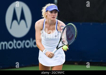 07 agosto 2021: Tereza Martincova (CZE) si prepara a servire la palla durante la partita di qualificazione WTA National Bank Open allo stadio IGA di Montreal, Quebec. David Kirouac/CSM Foto Stock